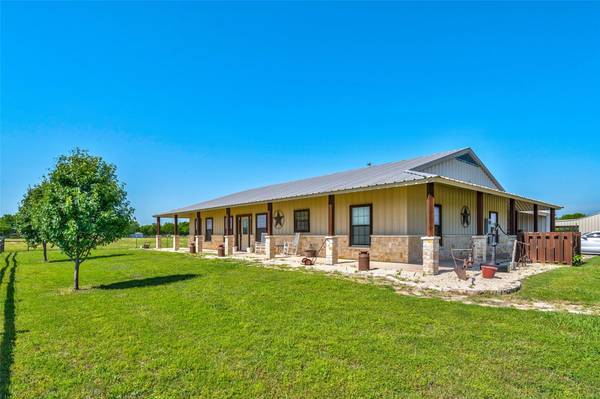 850 S Pecan Creek Trail, Valley View, TX 76272