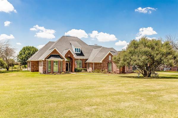 322 Whites Hill Road, Van Alstyne, TX 75495