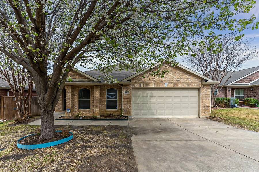 8421 Hawks Nest Drive, Fort Worth, TX 76131