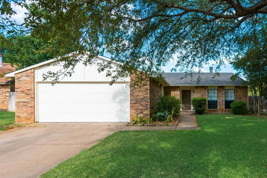 2504 Chinaberry Drive, Bedford, TX 76021