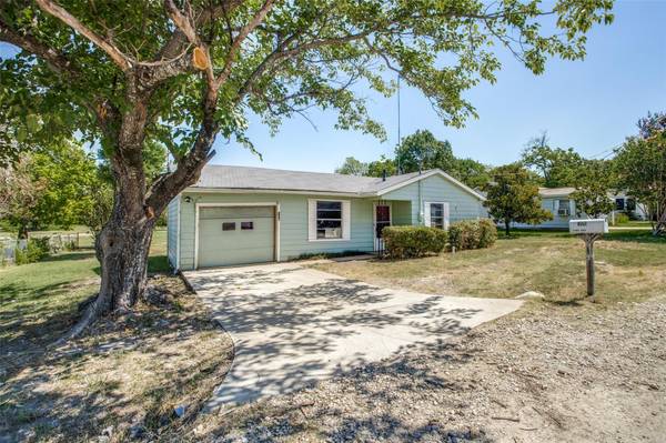 306 W Davis Street, Blue Ridge, TX 75424