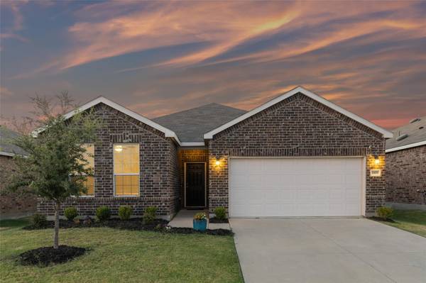 1905 Trace Drive, Aubrey, TX 76227