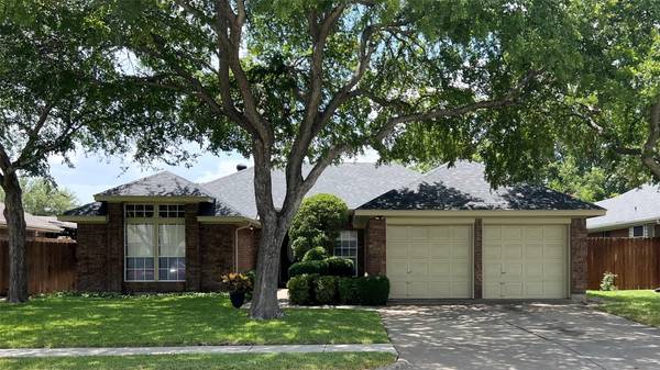 7029 Thomas Place, Watauga, TX 76148