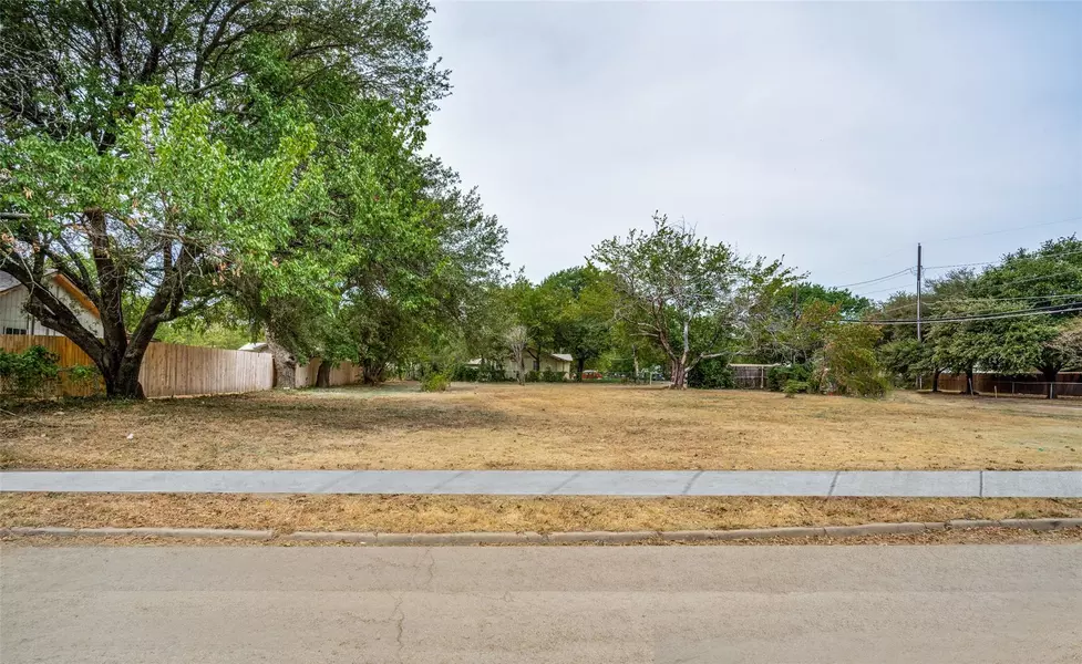 2900 Milam Street, Fort Worth, TX 76112