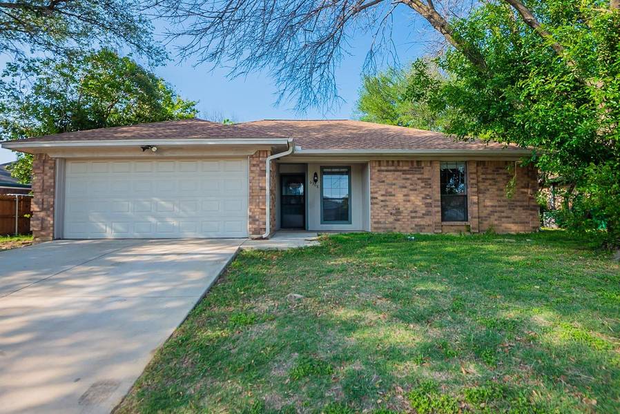 6308 Hunters Glen Drive, Watauga, TX 76148