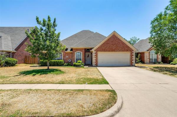 1737 Ridgecrest Drive, Cleburne, TX 76033