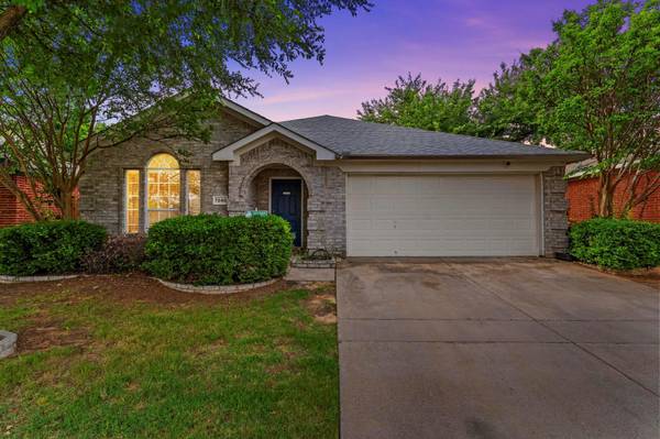 7248 Retriever Lane, Fort Worth, TX 76120