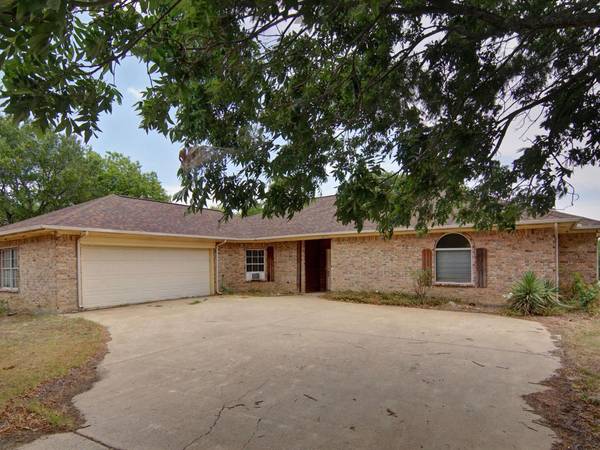 2858 Waters Edge, Quinlan, TX 75474