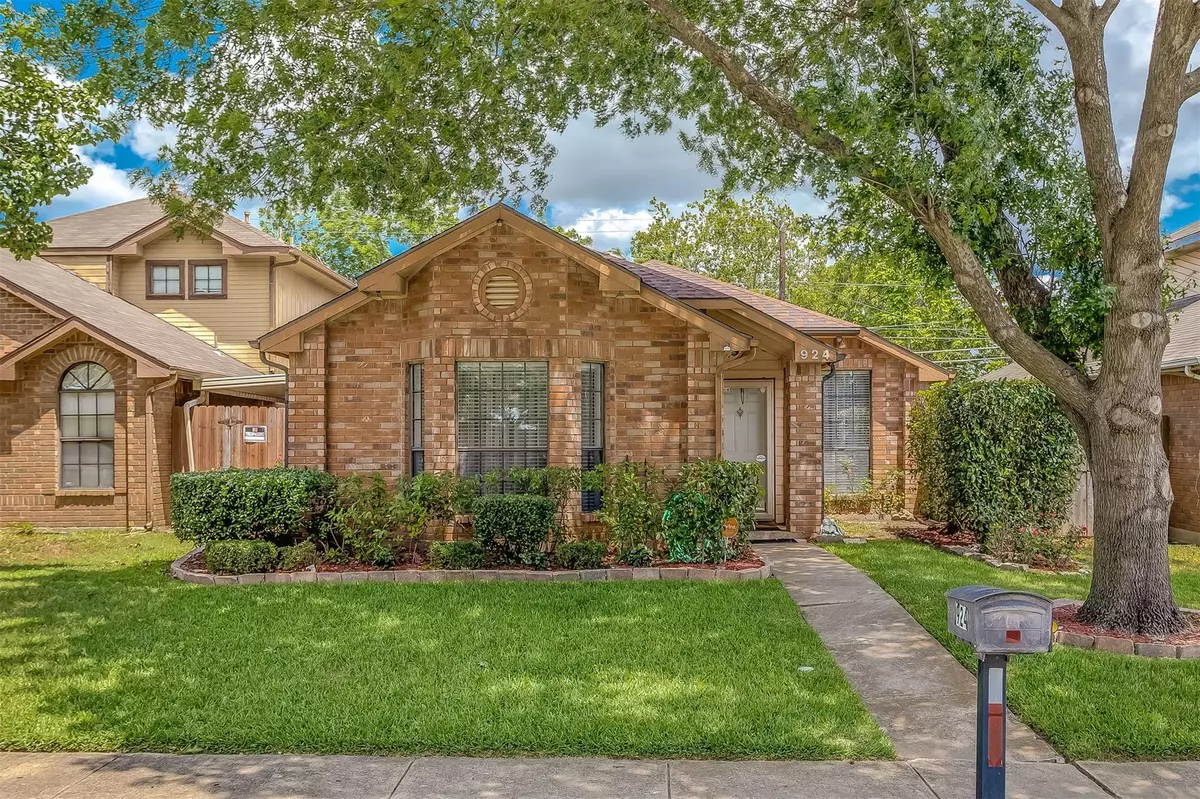 Mesquite, TX 75149,924 Ember Lane