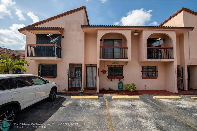 Hialeah, FL 33016,2561 W 52nd Pl  #602