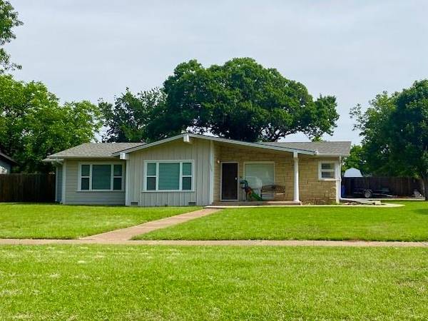 1327 Morado Street, Graham, TX 76450