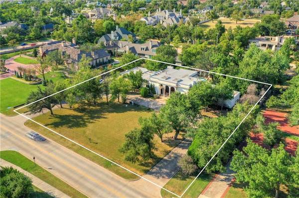 6913 NW Grand Boulevard, Nichols Hills, OK 73116