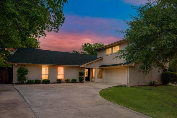 7504 Westwind Court, Fort Worth, TX 76179