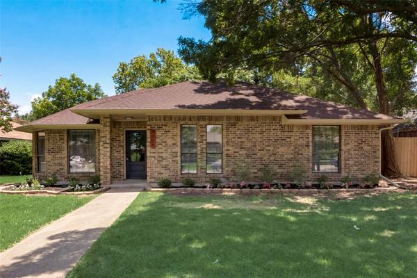 4006 Karen Circle,  Rowlett,  TX 75088