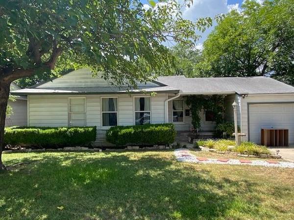 7417 Aberdeen Drive, Fort Worth, TX 76116