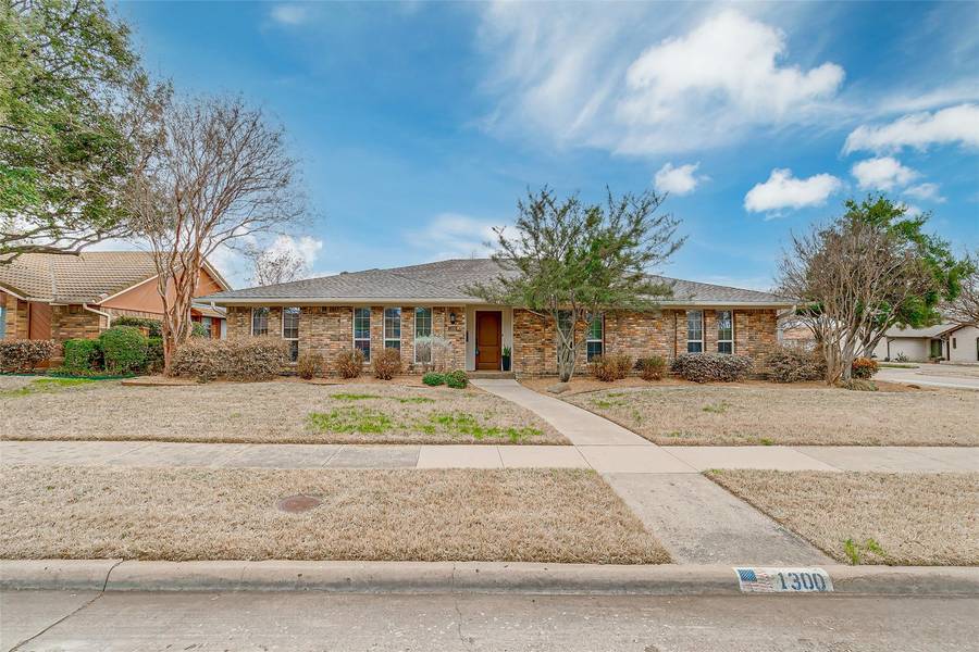 1300 Lincoln Drive, Carrollton, TX 75006