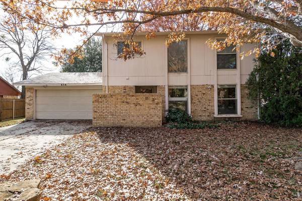 854 Bowling Green Drive, Lewisville, TX 75067