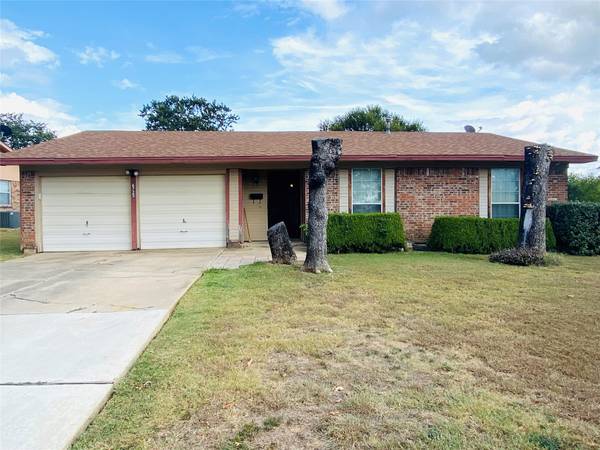 6725 Trailwood Drive, Forest Hill, TX 76140