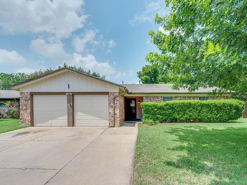 920 Holly Street, Crowley, TX 76036