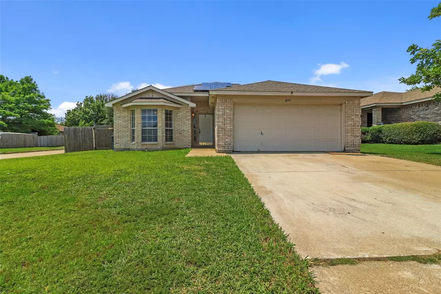 8151 Waterside Trail, Fort Worth, TX 76137