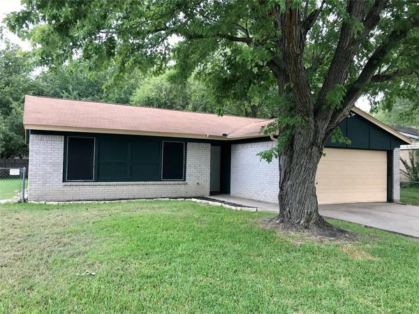 5740 MacNeill Drive, Haltom City, TX 76148