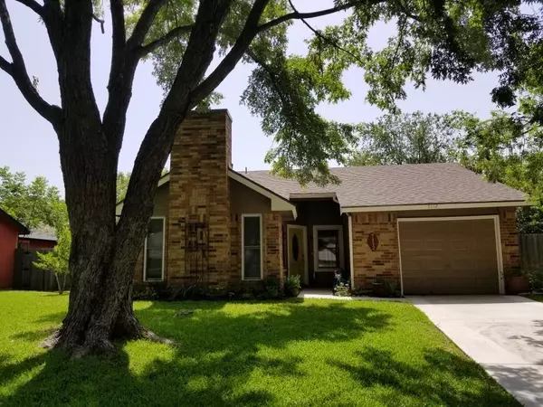 7112 Sunnybank Drive, Fort Worth, TX 76137