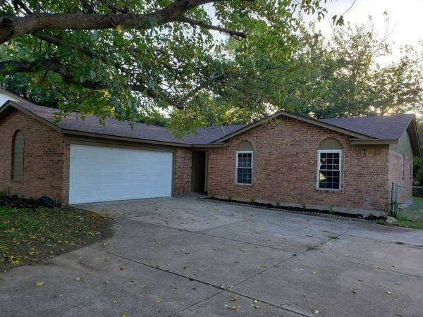 305 Chapman Street, Crowley, TX 76036