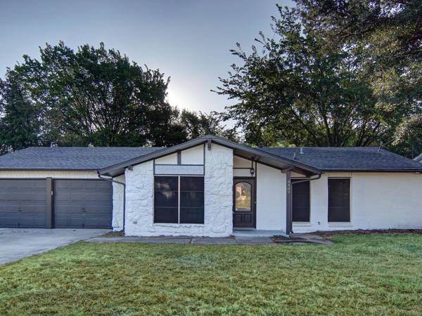 6409 Scotsdale Drive, Forest Hill, TX 76119