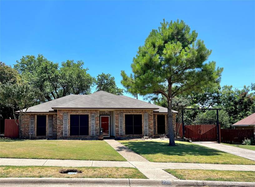 228 Edith Drive, Mesquite, TX 75149