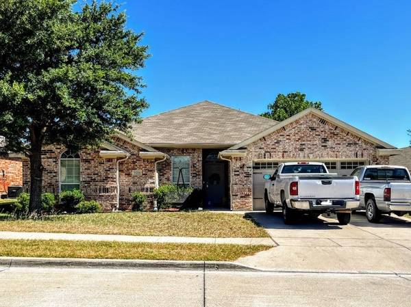 9216 Alyssa Drive, White Settlement, TX 76108