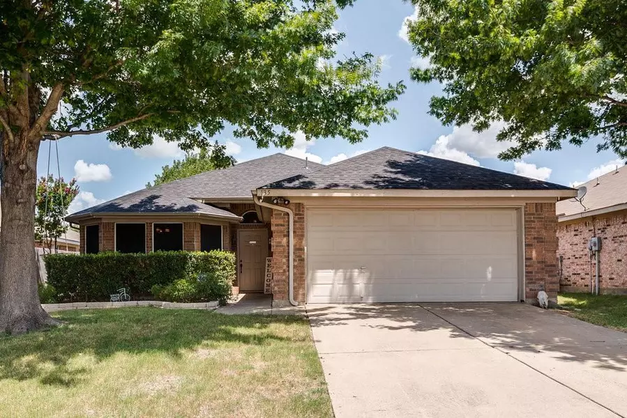 135 Oregon Trail, Waxahachie, TX 75167