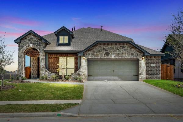 327 W Milas Lane, Glenn Heights, TX 75154