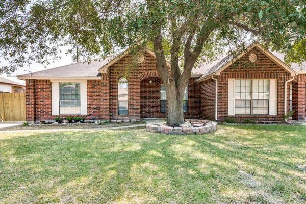 725 Lemons Street, Cedar Hill, TX 75104