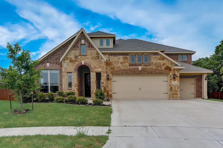 312 Marigold Court, Glenn Heights, TX 75154