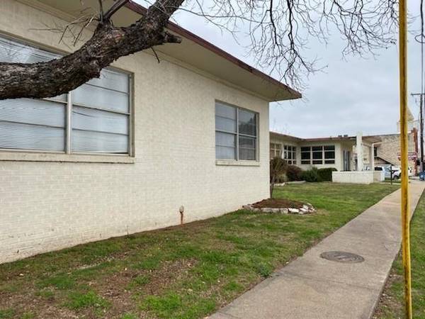 116 S Houston Street, Granbury, TX 76048