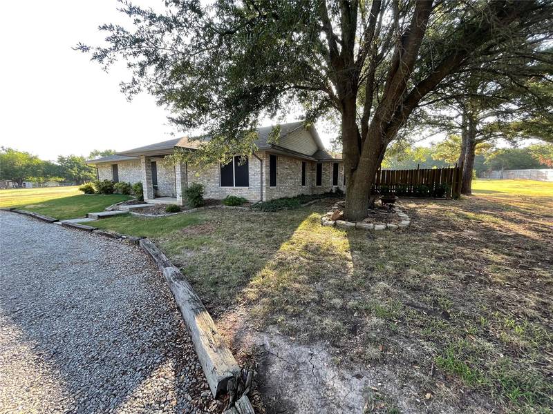 1800 Pecan Street, Bonham, TX 75418