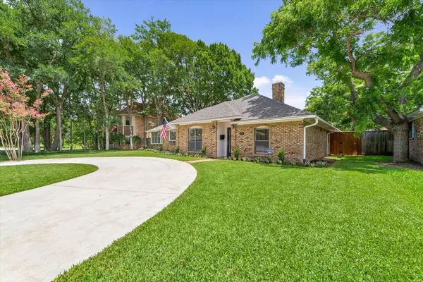 Dallas, TX 75218,9636 Northcliff Drive