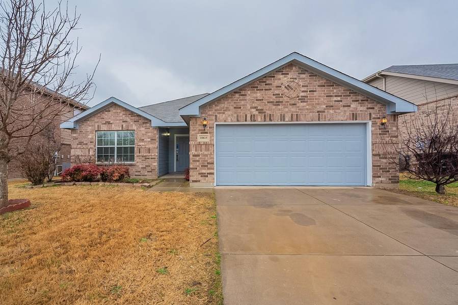 10025 Fox Hill Drive, Fort Worth, TX 76131