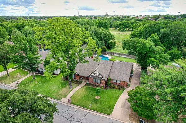 2207 Southcrest Drive, Arlington, TX 76013