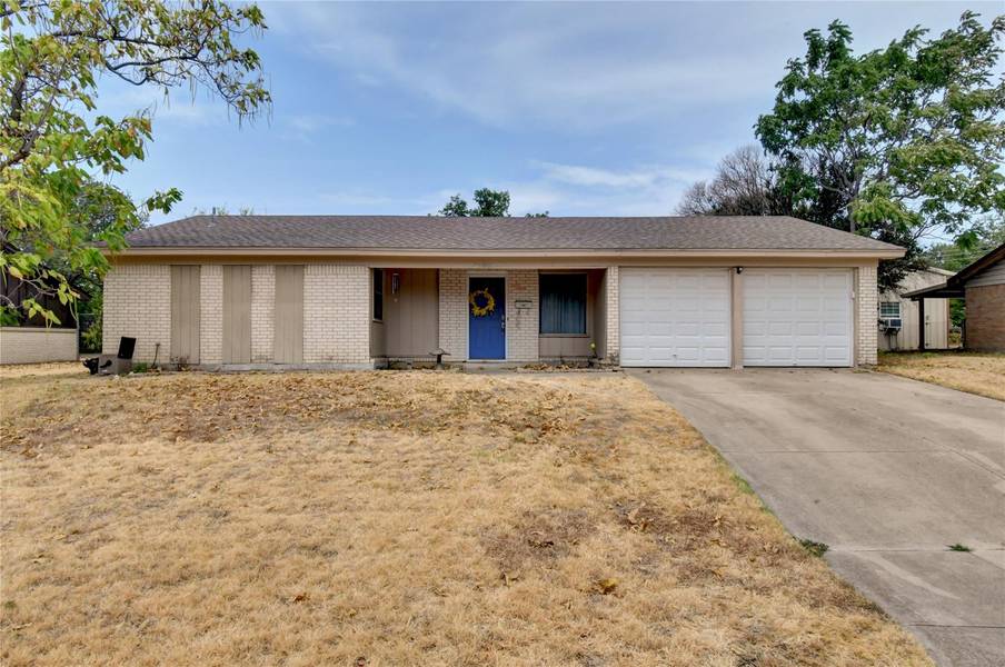 3900 Cresthill Road, Benbrook, TX 76116