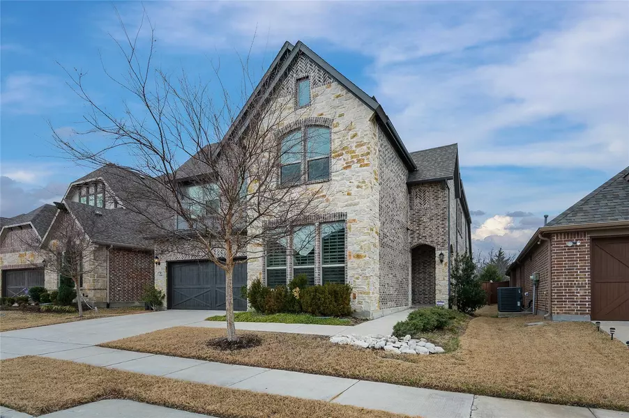 2400 Stallion Street, Carrollton, TX 75010