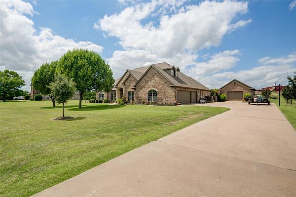 203 Sundance Drive, Van Alstyne, TX 75495