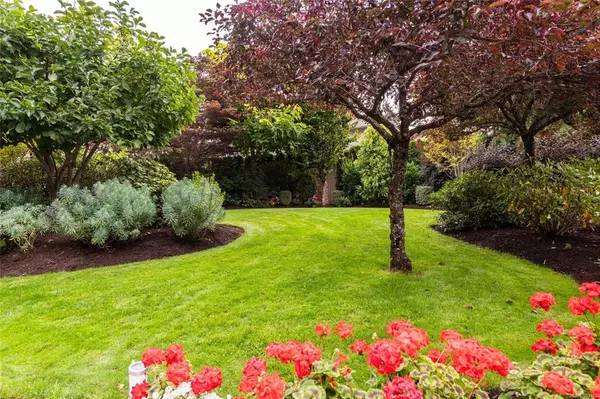 Langford, BC V9B 4N9,1030 Loch Glen Pl