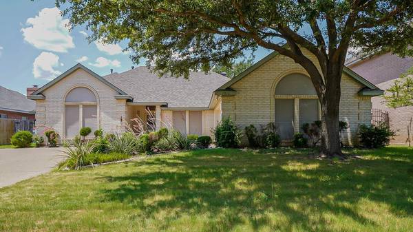 7016 Meadowside Road S, Fort Worth, TX 76132