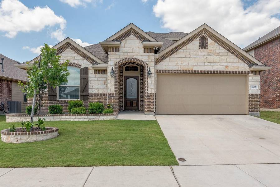 828 Caliente Pass, Haslet, TX 76052