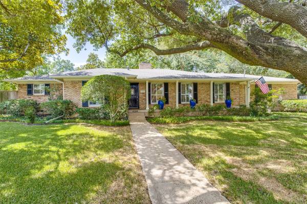 4146 Courtshire Drive,  Dallas,  TX 75229