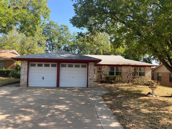 616 Oak Drive, Hurst, TX 76053