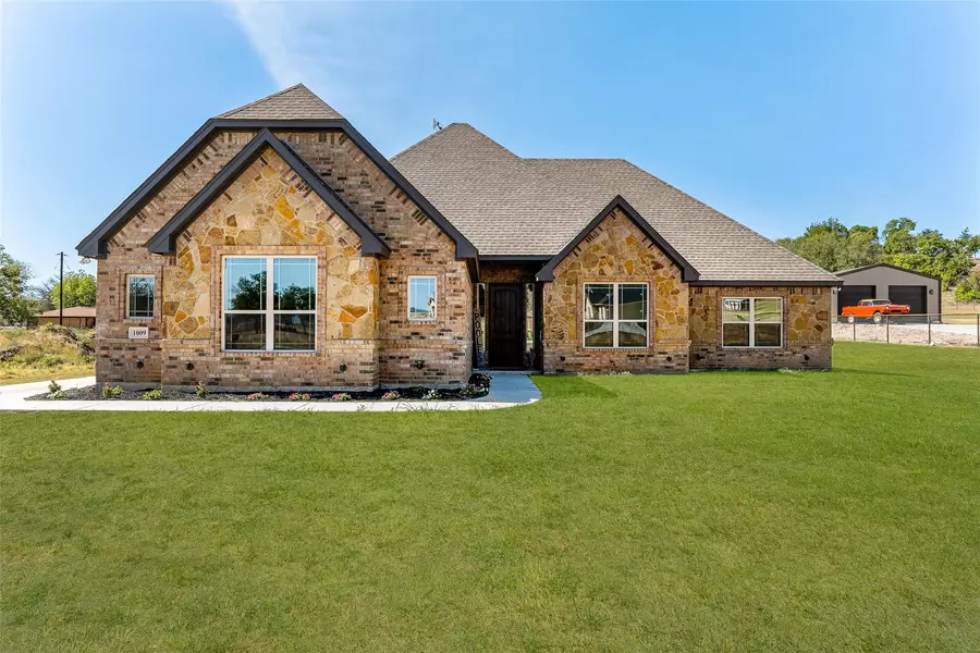 1009 Tex Lane, Springtown, TX 76082