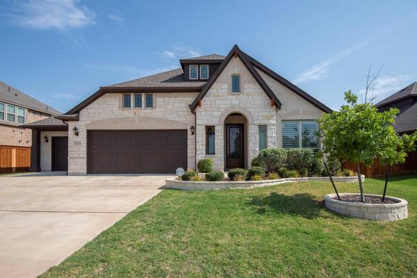 2824 Ridgelake Drive, Grand Prairie, TX 75054