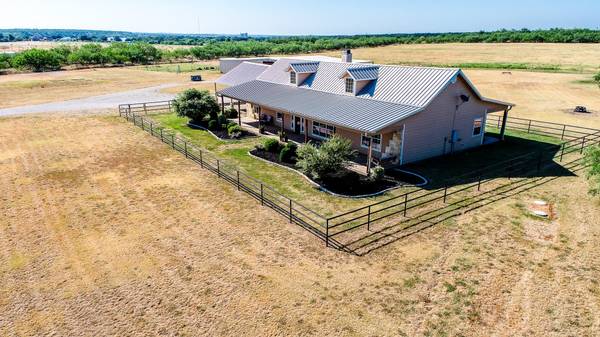 1810 White Rose Road, Graham, TX 76450